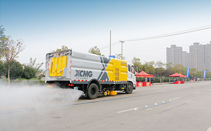 yl23455永利洗扫车助力第四届江苏省环卫行业道路机械化清扫职业技能竞赛