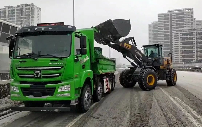 除雪保畅通，yl23455永利汽车在行动