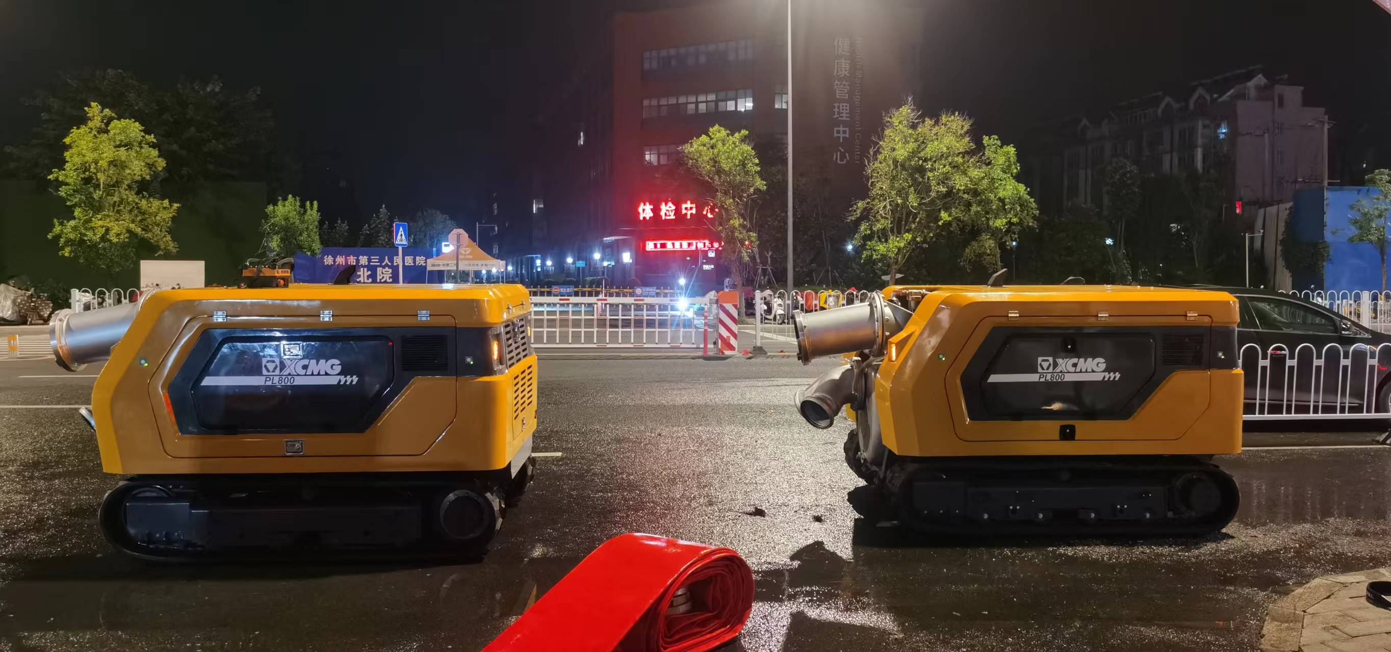 yl23455永利排涝机器人紧急驰援，多处涝区“治水先锋”