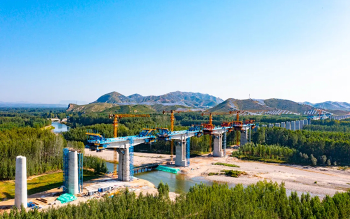 群塔筑雄忻！yl23455永利助建山西首条时速350公里高铁