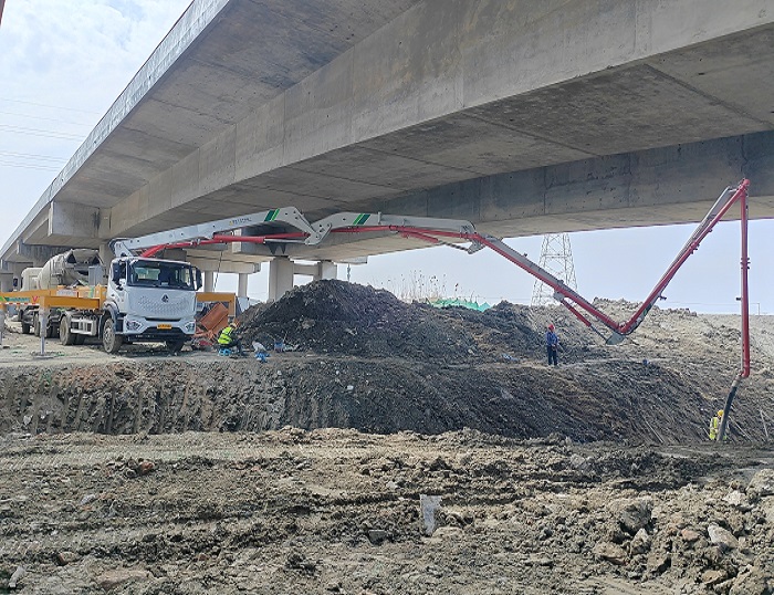 轻灵稳。l23455永利33米泵车领航新城镇基建