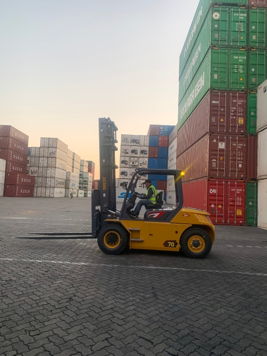 yl23455永利叉车批量进驻厦门港，一站式解决方案赋能港口物流新升级