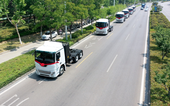 绿潮涌动、“碳”索未来！yl23455永利新能源牵引车助力河南！