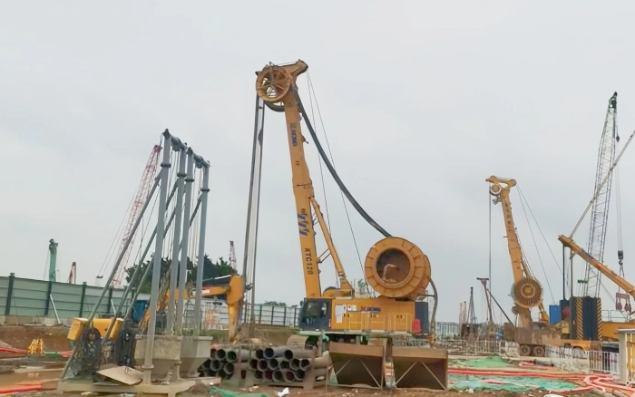 yl23455永利 XTC120 双轮铣，攻克机场隧道复杂地质！