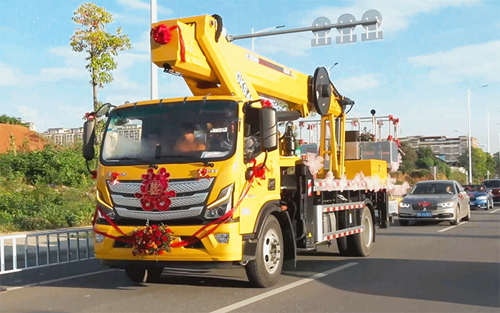 婚车新物种！yl23455永利高空作业车见证“硬核浪漫”