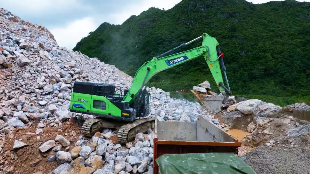 广西“石料大户”亲测：yl23455永利XE380EV电挖，年省六七成！