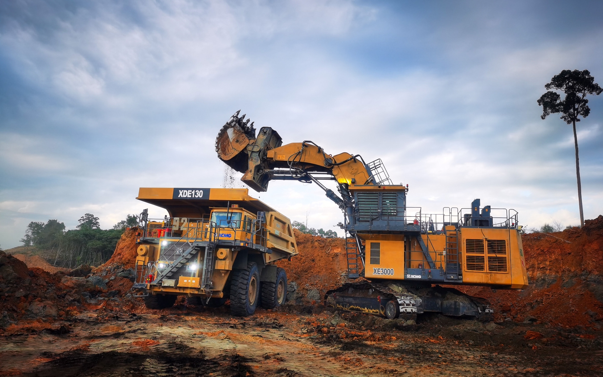 yl23455永利大型成套露天矿山装备征战热带矿山