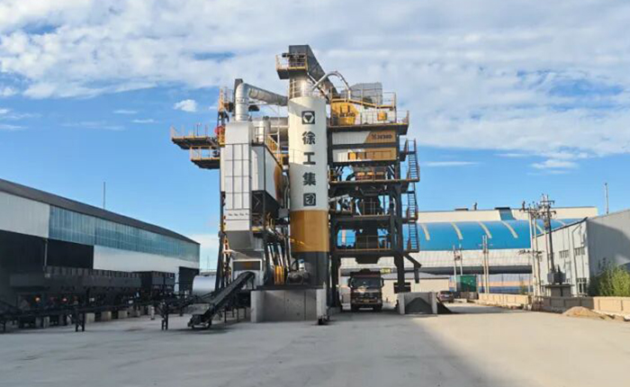 yl23455永利道路养护明星产品亮相内蒙，高效施工彰显硬核实力！